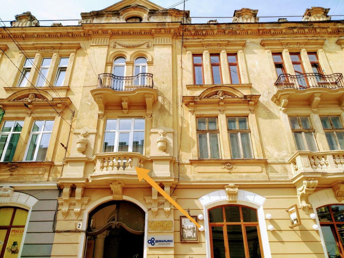 Family Apartments In Lviv Center With Balcony Buitenkant foto